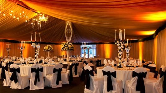 What Are Some Popular Themes For Western Weddings In Dubai?